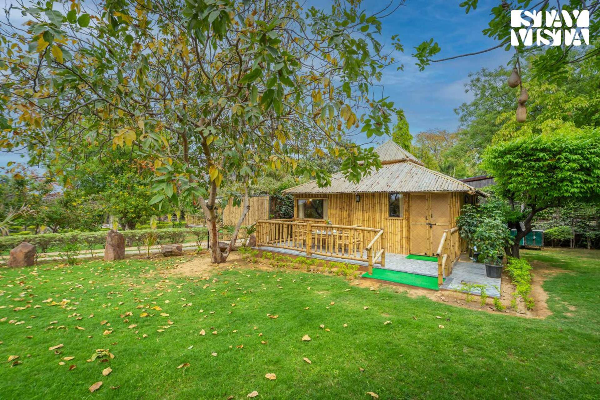 Stayvista At Maple Farms With Pool, Bbq & Bonfire Sohna Buitenkant foto